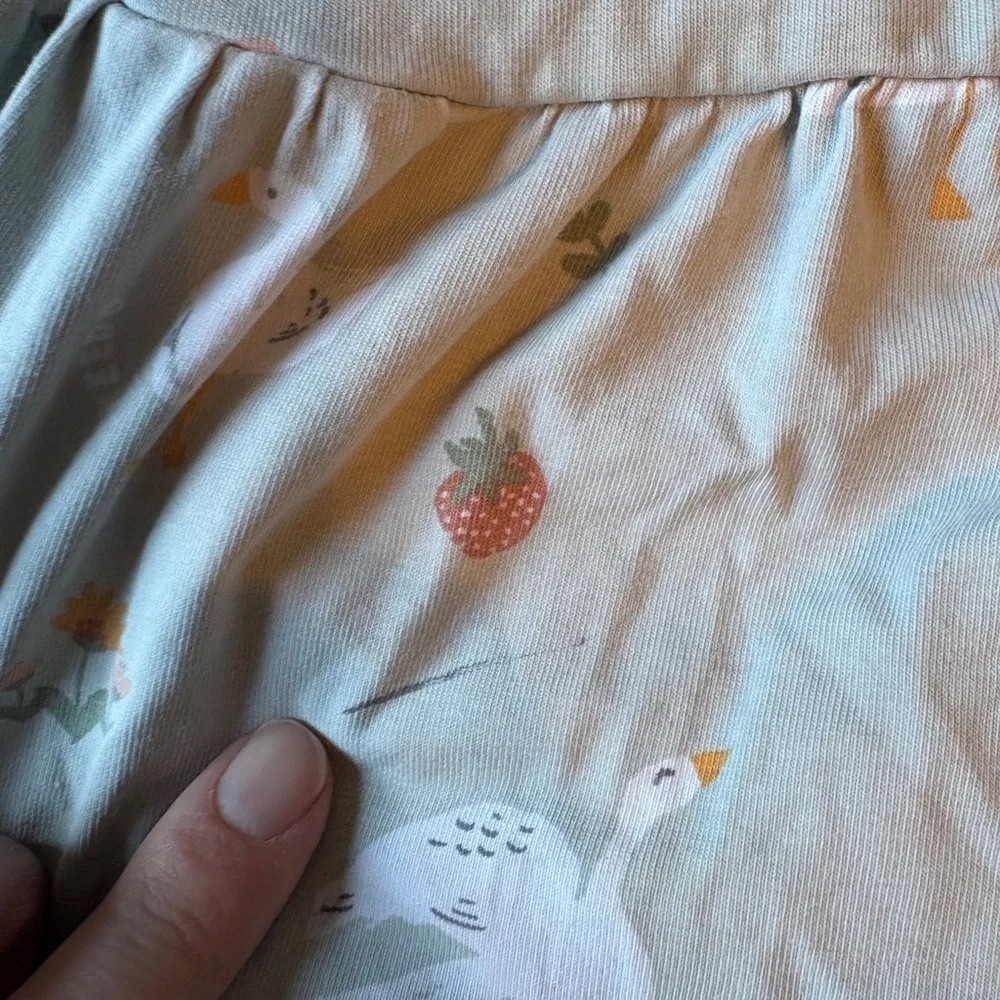 Keedo Sz 3/4 Tiered Dress, Duck Teapot Design. Very soft. Pale green